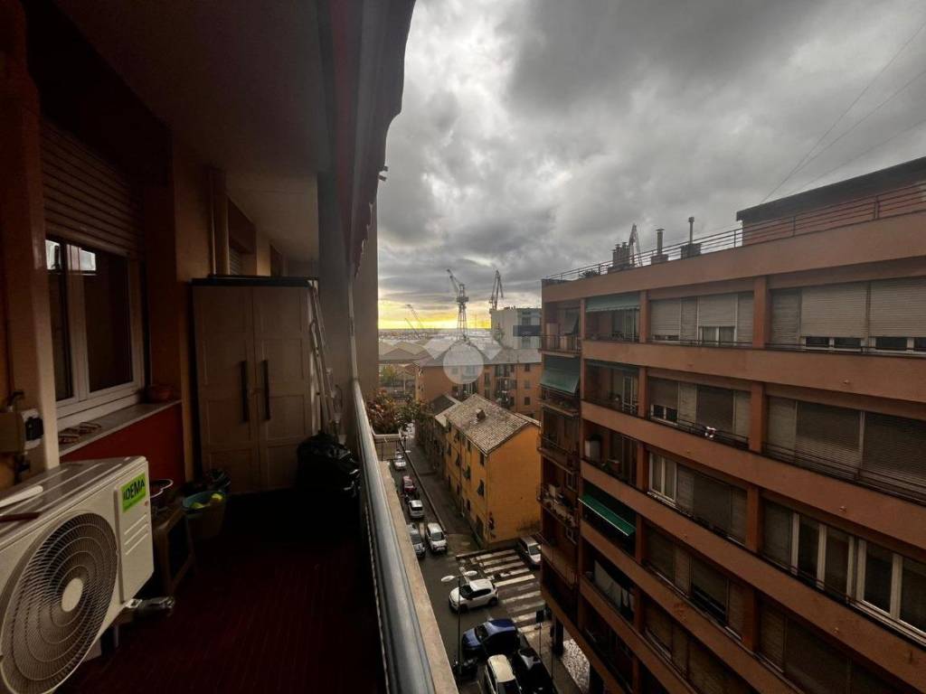 appartamento in vendita a Genova in zona Sestri Ponente
