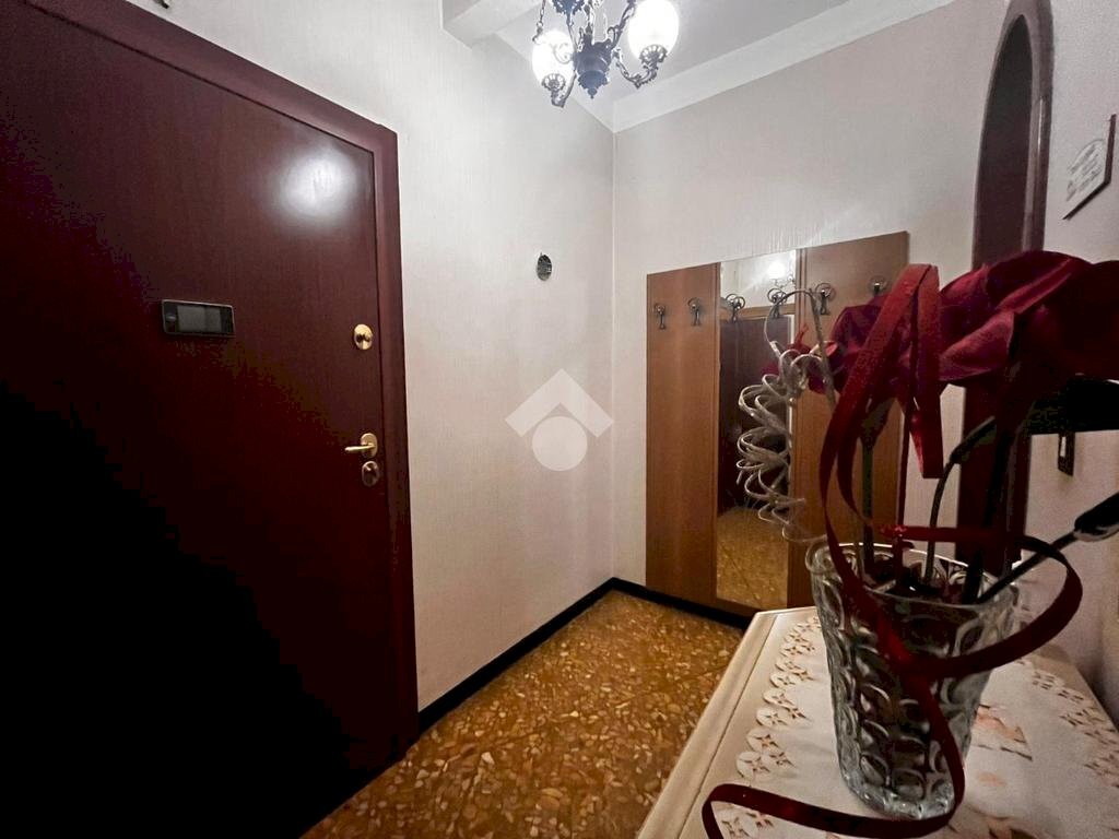 appartamento in vendita a Genova in zona Sestri Ponente