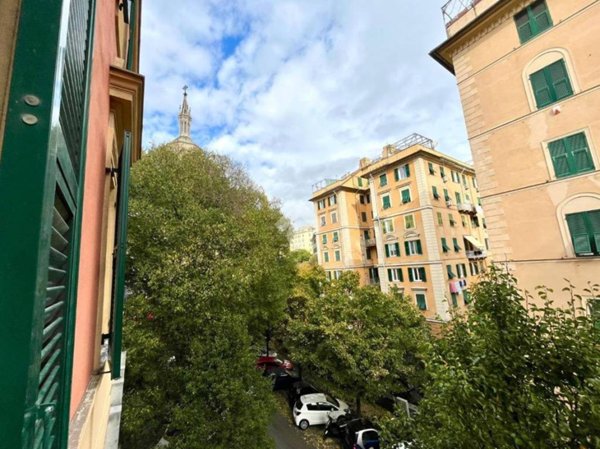 appartamento in vendita a Genova in zona Carignano