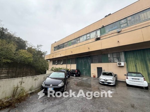 ufficio in vendita a Genova in zona Struppa