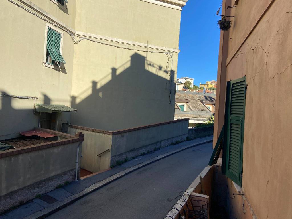 appartamento in vendita a Genova in zona Certosa