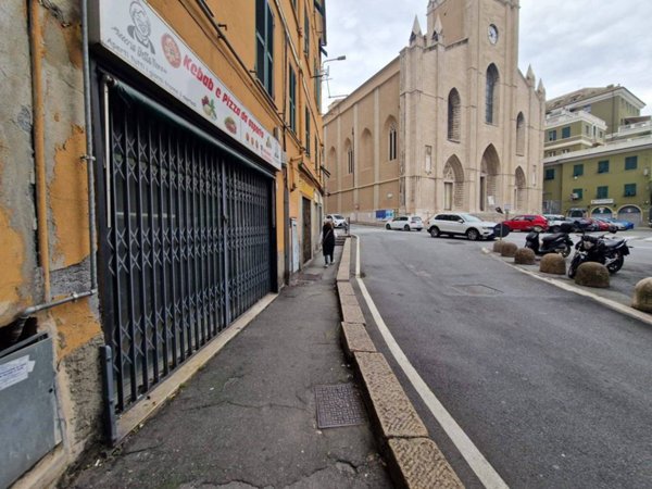 negozio in vendita a Genova in zona DiNegro