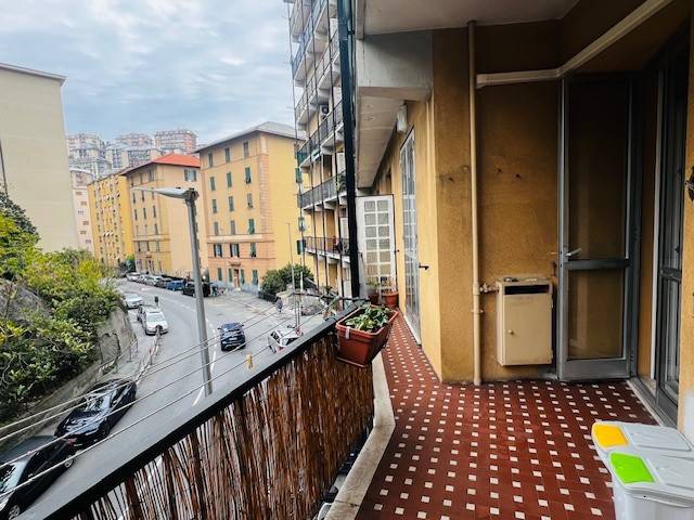 appartamento in vendita a Genova in zona Lagaccio / Granarolo