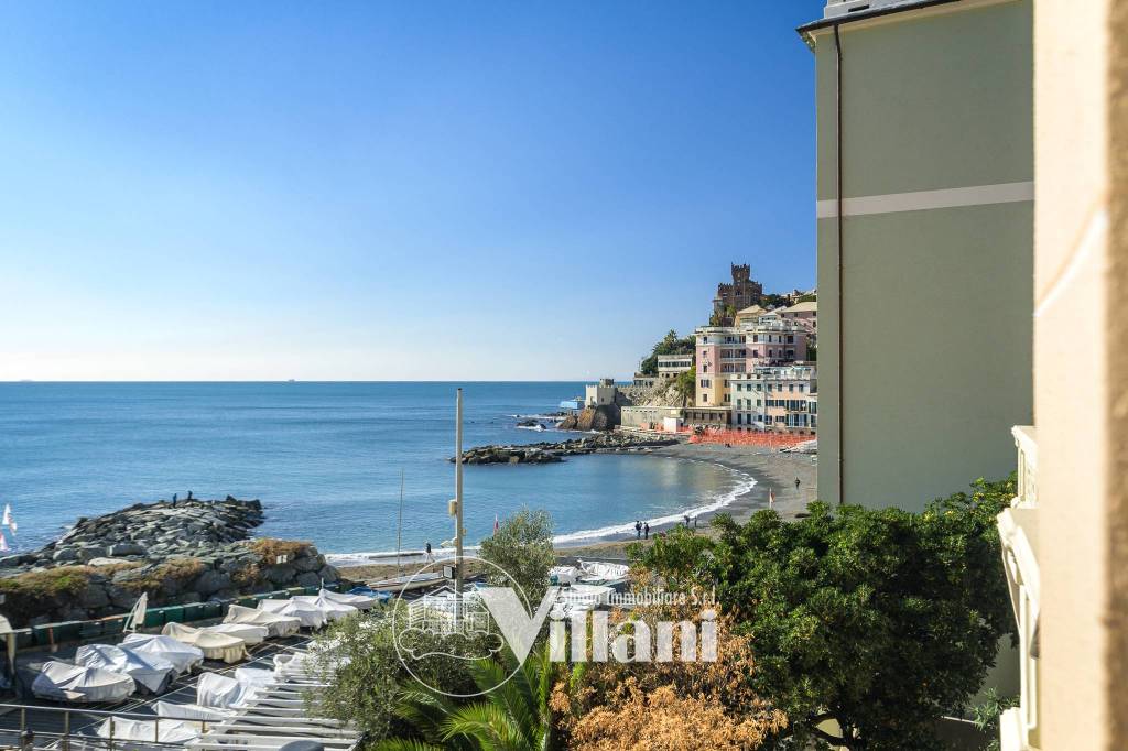 appartamento in vendita a Genova in zona Sturla
