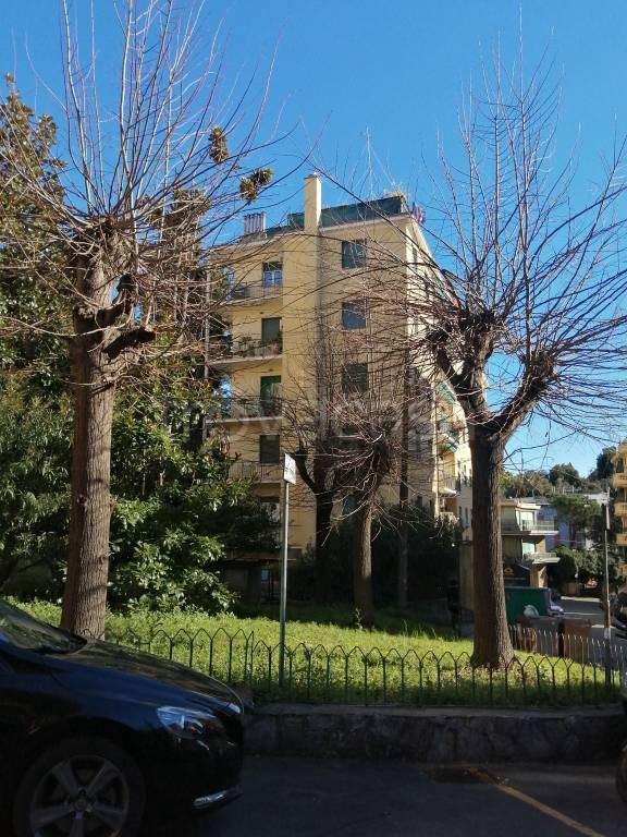 appartamento in vendita a Genova in zona Sestri Ponente