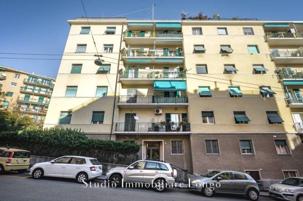 appartamento in vendita a Genova in zona Sestri Ponente
