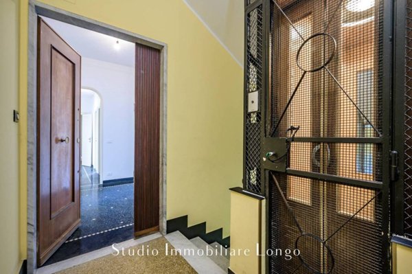 appartamento in vendita a Genova in zona Sestri Ponente