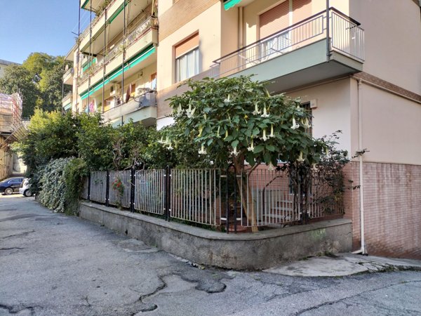 appartamento in vendita a Genova in zona Pegli