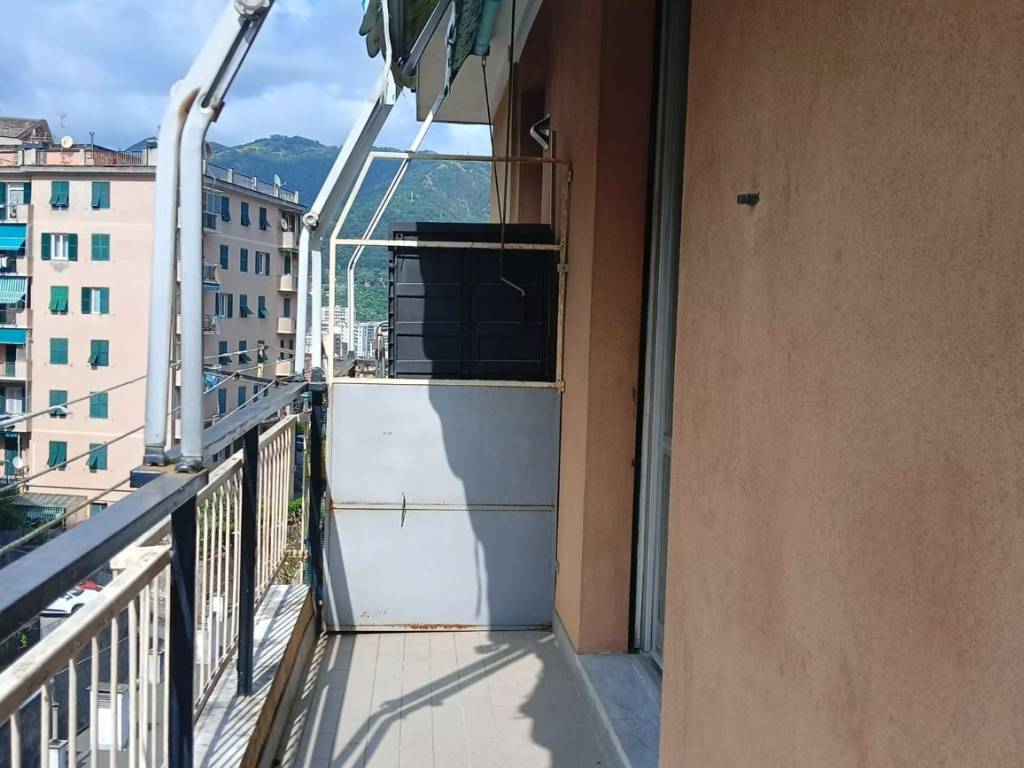 appartamento in vendita a Genova in zona Molassana