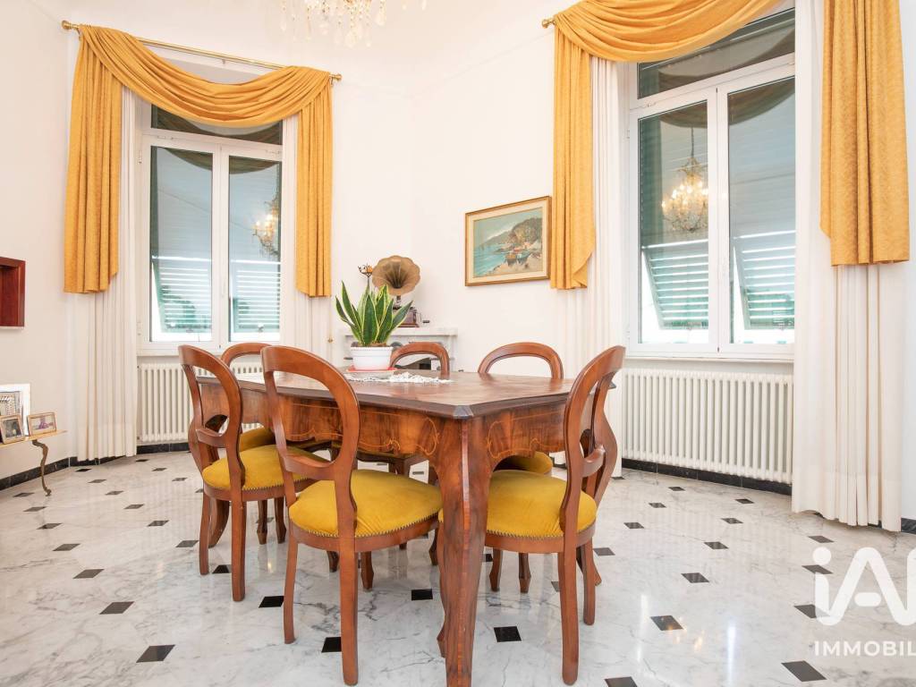 appartamento in vendita a Genova in zona San Vincenzo