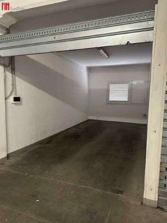 negozio in vendita a Genova in zona Marassi