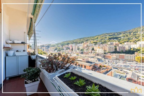 appartamento in vendita a Genova in zona Staglieno