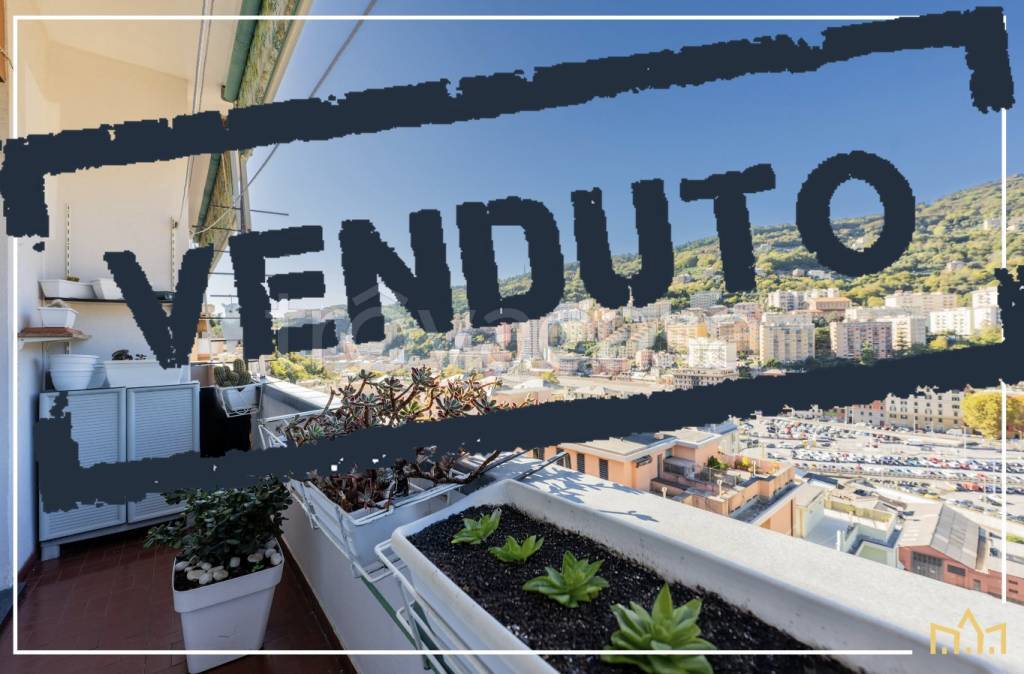 appartamento in vendita a Genova in zona Staglieno