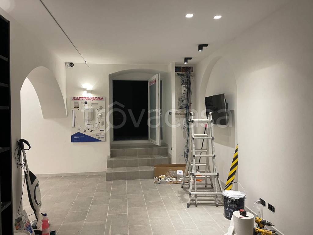 locale di sgombero in vendita a Genova in zona Staglieno