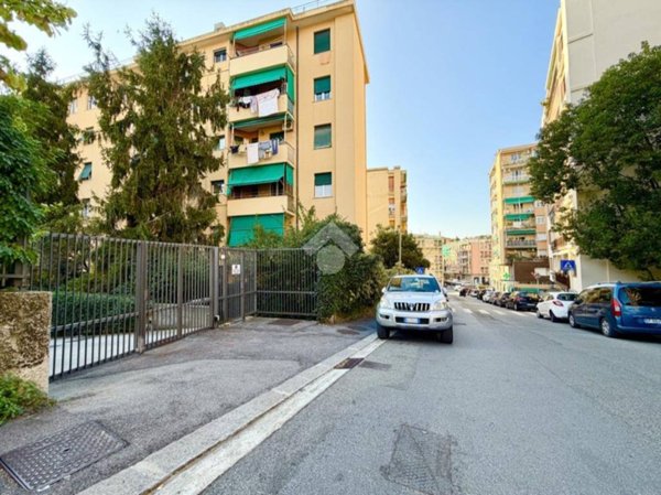 casa indipendente in vendita a Genova in zona Quarto dei Mille