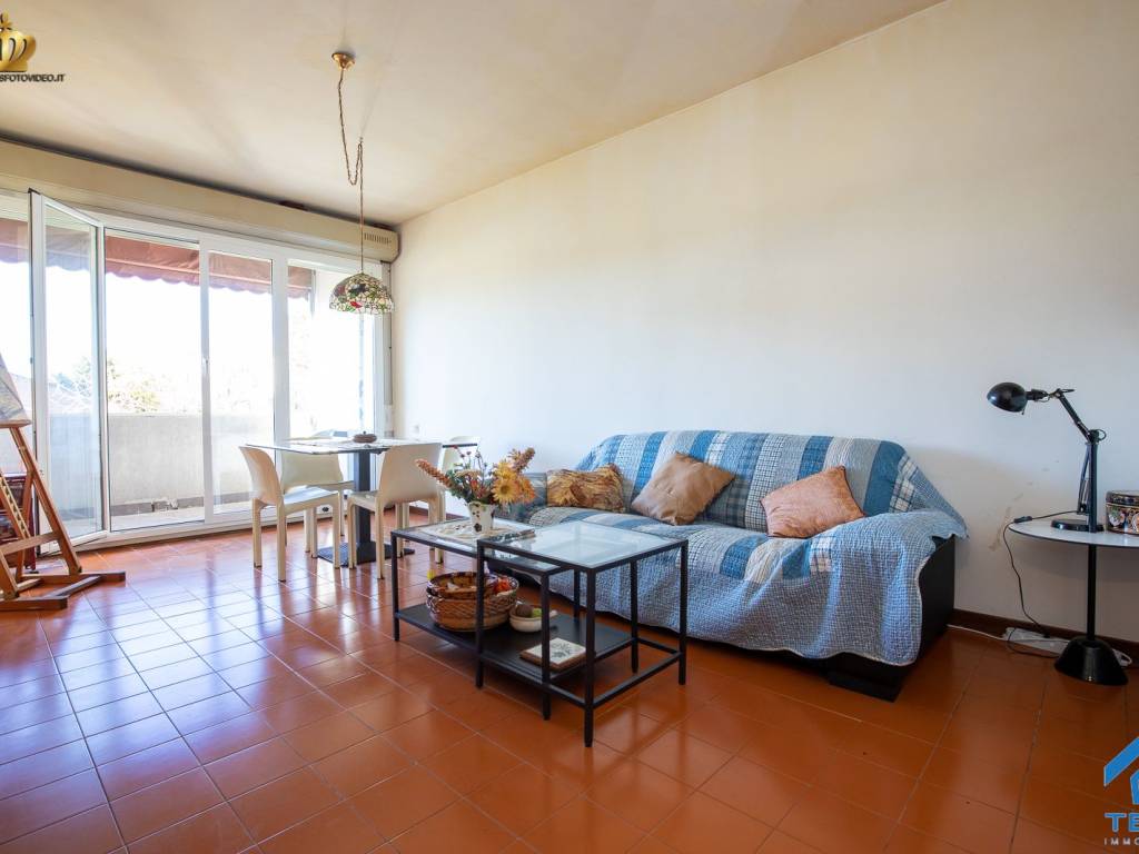 appartamento in vendita a Genova in zona Rivarolo