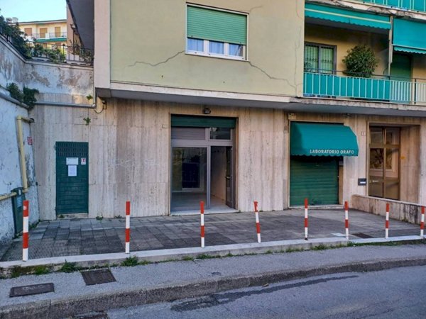 negozio in vendita a Genova in zona San Martino