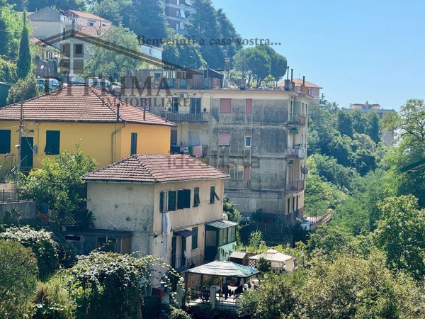 appartamento in vendita a Genova in zona Sestri Ponente
