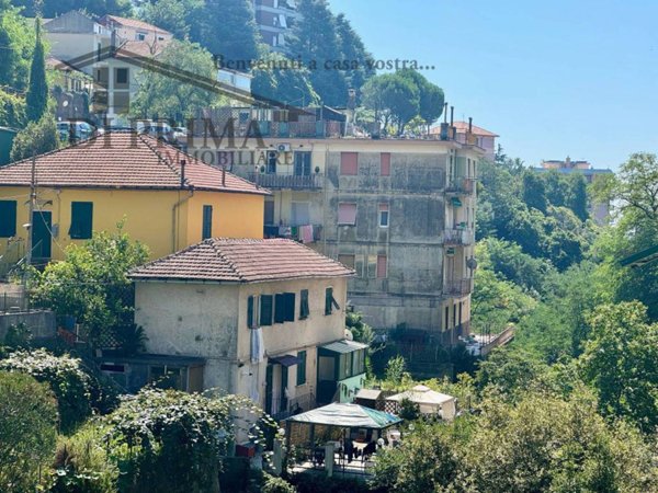 appartamento in vendita a Genova in zona Sestri Ponente