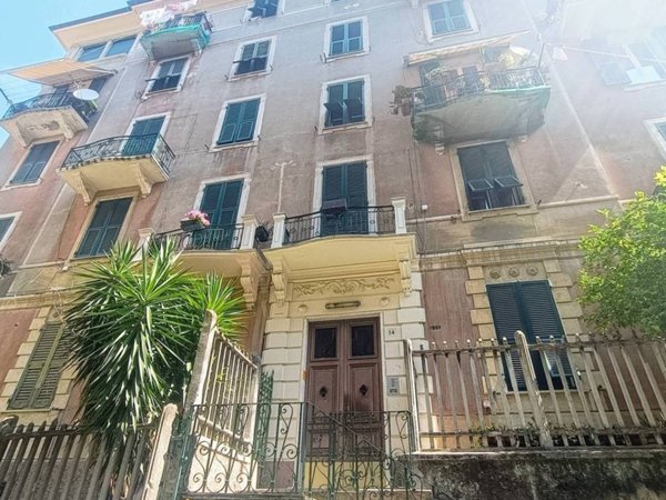 appartamento in vendita a Genova in zona Sestri Ponente