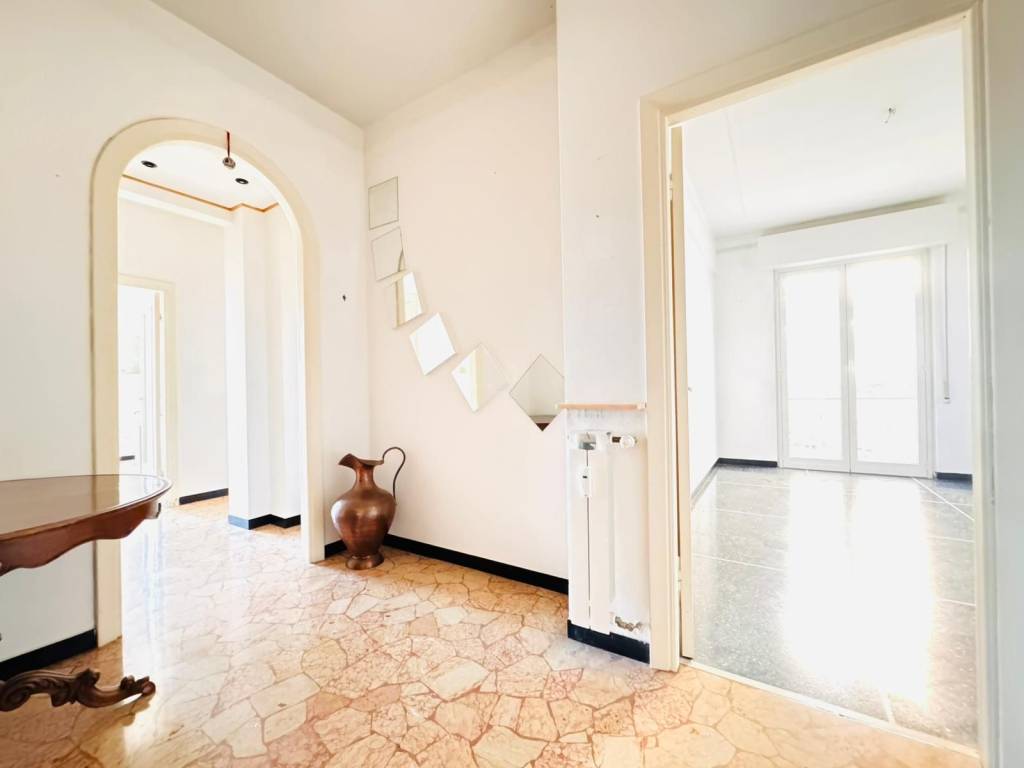 appartamento in vendita a Genova in zona Certosa