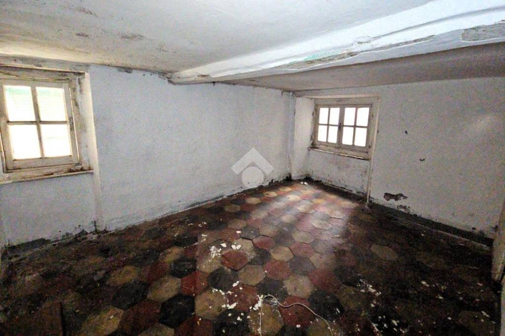 appartamento in vendita a Genova in zona Sottoripa / Maddalena / Molo