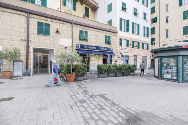 appartamento in vendita a Genova in zona Sottoripa / Maddalena / Molo