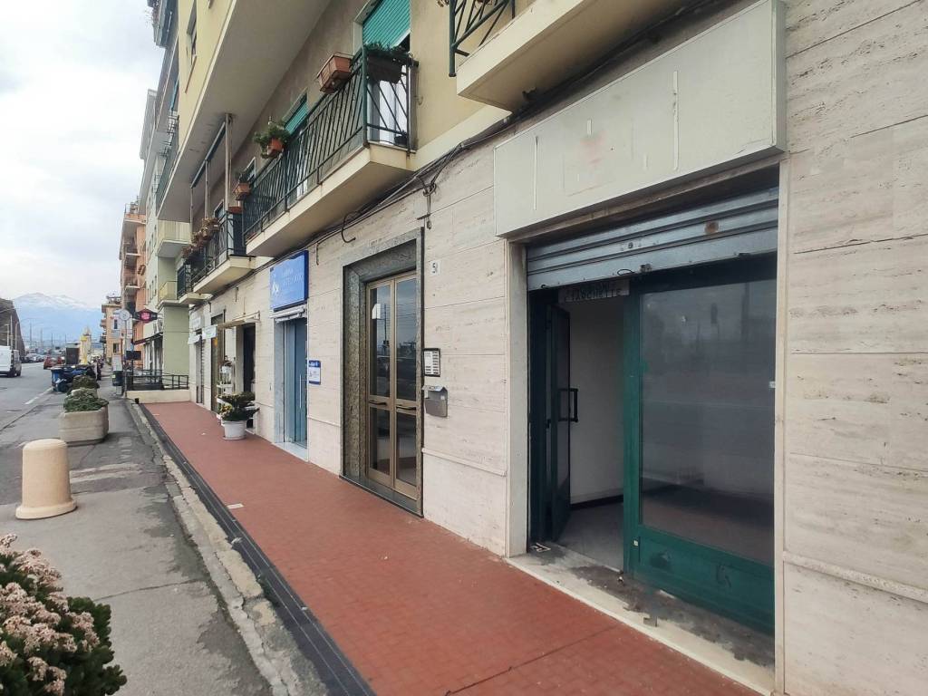 negozio in vendita a Genova in zona Pegli