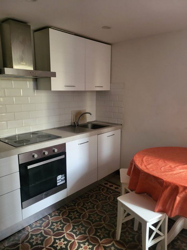 appartamento in vendita a Genova in zona Sottoripa / Maddalena / Molo