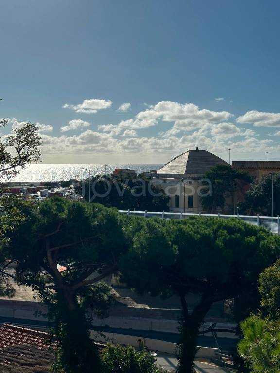 appartamento in vendita a Genova in zona Palmaro / Pra'