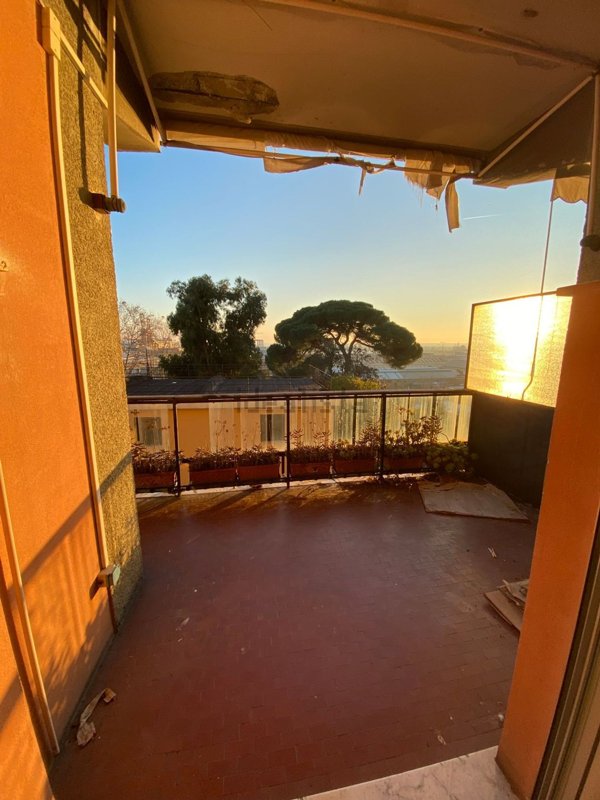 appartamento in vendita a Genova in zona Sestri Ponente