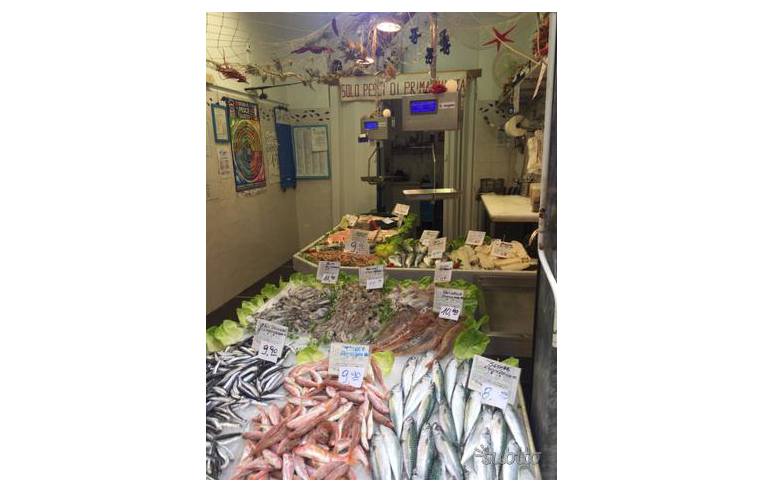 negozio in vendita a Genova in zona Bolzaneto