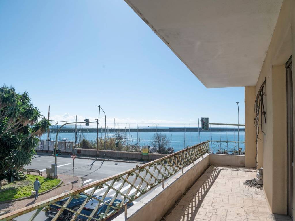 appartamento in vendita a Genova in zona Multedo