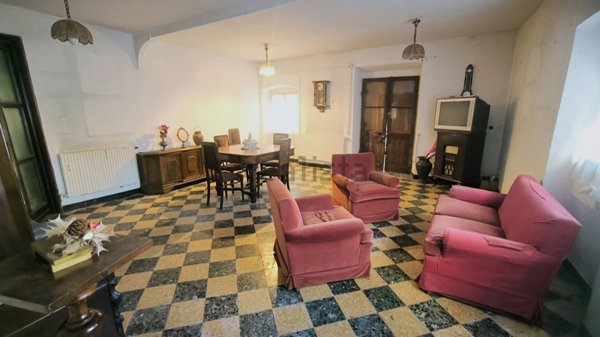 appartamento in vendita a Genova in zona Molassana