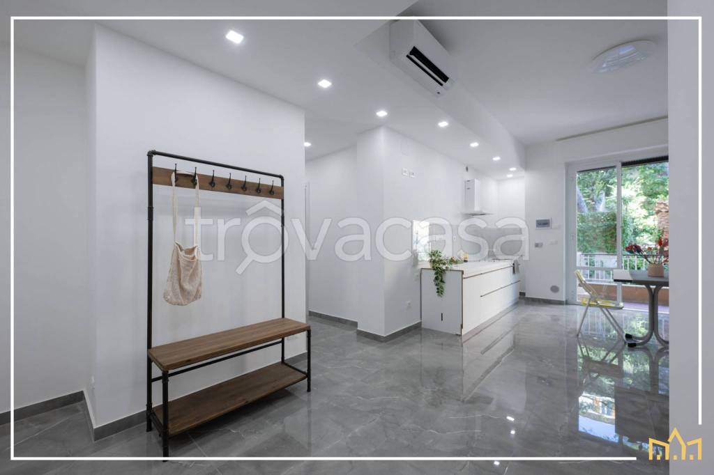 appartamento in vendita a Genova in zona Sturla