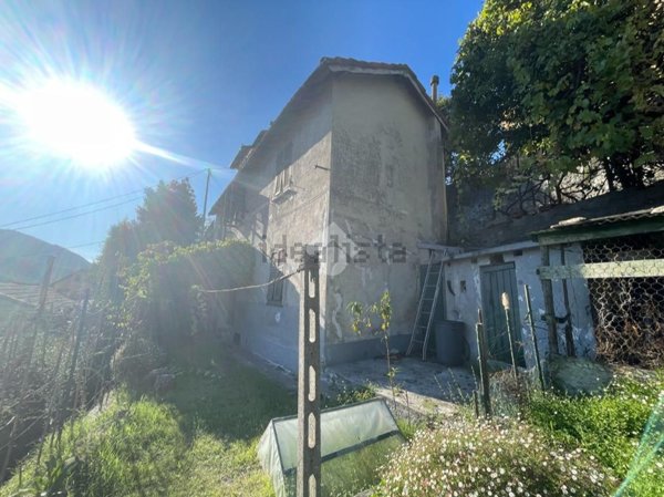 casa indipendente in vendita a Genova in zona Struppa