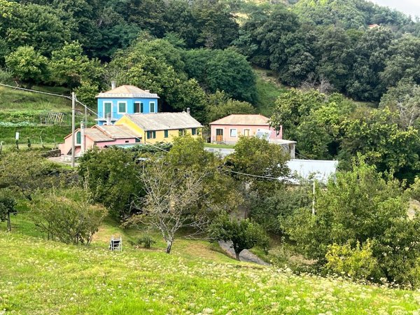 casa indipendente in vendita a Genova in zona Crevari