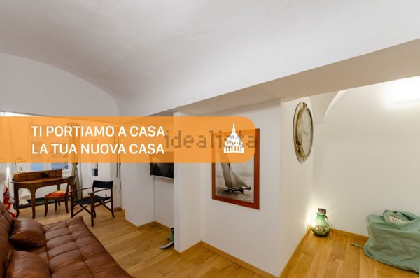 appartamento in vendita a Genova in zona Sottoripa / Maddalena / Molo