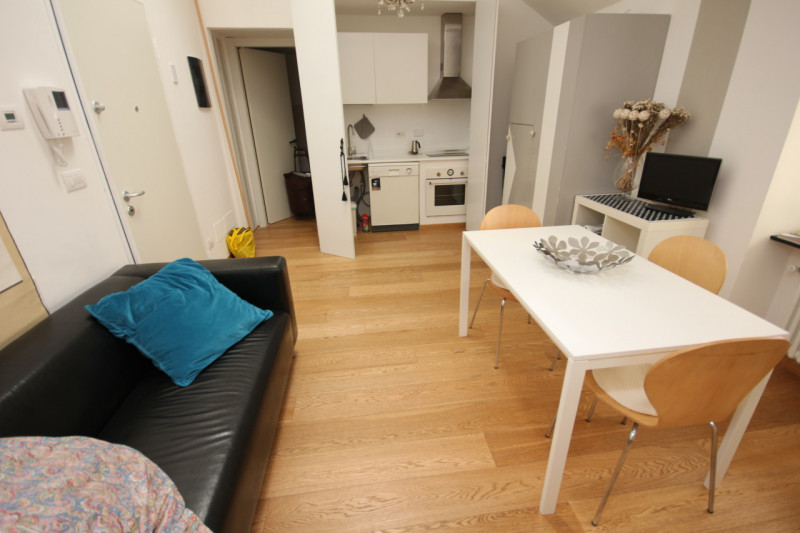 appartamento in vendita a Genova in zona Sottoripa / Maddalena / Molo