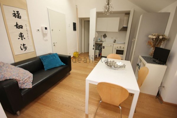 appartamento in vendita a Genova in zona Sottoripa / Maddalena / Molo