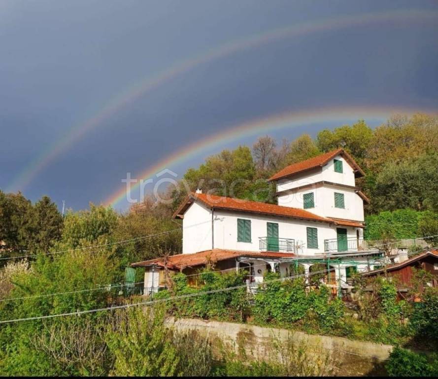 casa indipendente in vendita a Genova in zona San Gottardo/Sant'Eusebio