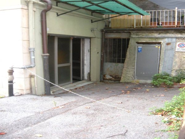locale di sgombero in vendita a Genova in zona San Fruttuoso