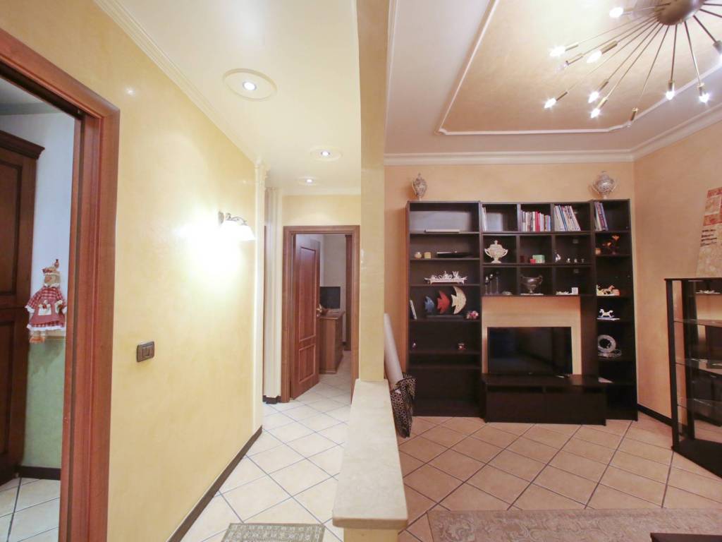 appartamento in vendita a Genova in zona Sottoripa / Maddalena / Molo