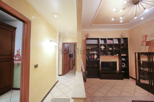 appartamento in vendita a Genova in zona Sottoripa / Maddalena / Molo