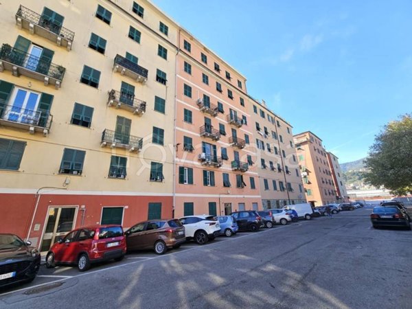 appartamento in vendita a Genova in zona Rivarolo
