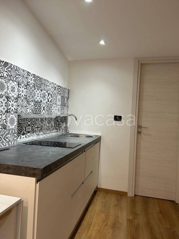 appartamento in vendita a Genova in zona Sottoripa / Maddalena / Molo