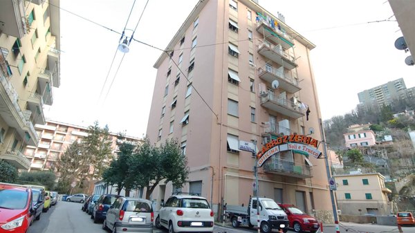 appartamento in vendita a Genova in zona Bolzaneto
