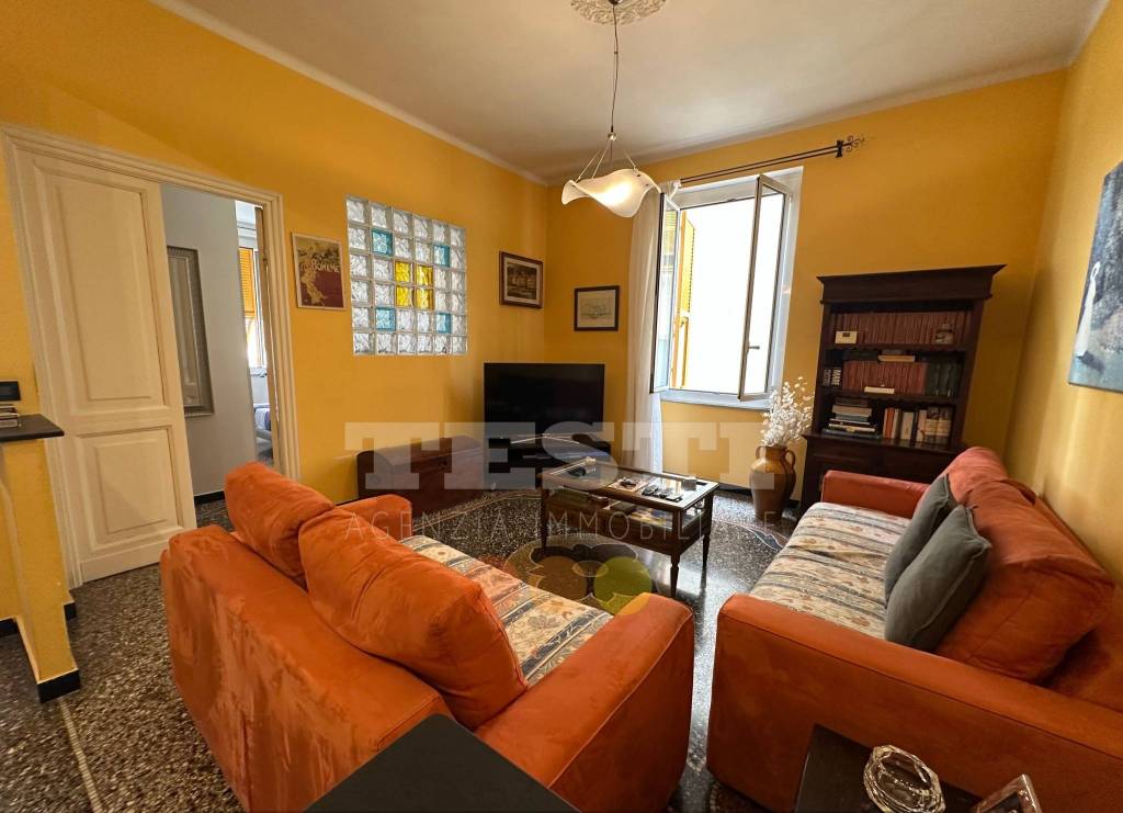 appartamento in vendita a Genova in zona Sestri Ponente