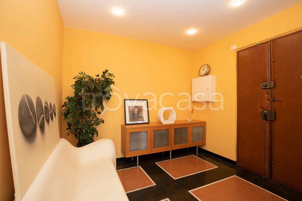 appartamento in vendita a Genova in zona Carignano