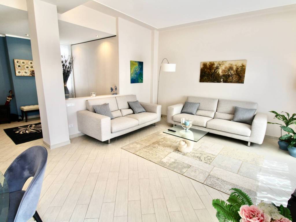 appartamento in vendita a Genova in zona Castelletto